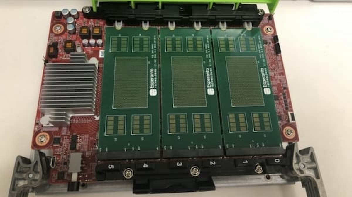 ET-SoC-1 64-bit. Photo by Espelanto.