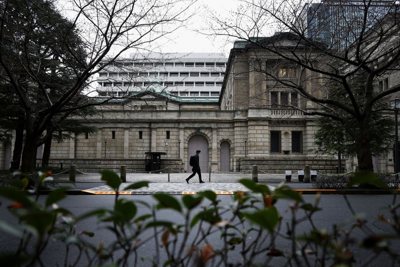 日本が先週「債券自警団」に立ち向かい勝利した経緯