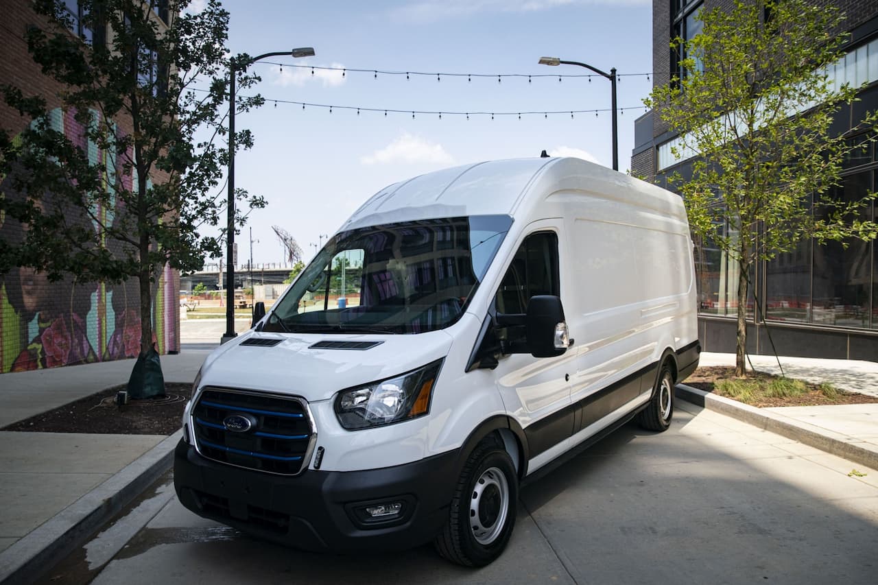 米国郵政公社がフォードから9,250台の電気自動車を購入へ