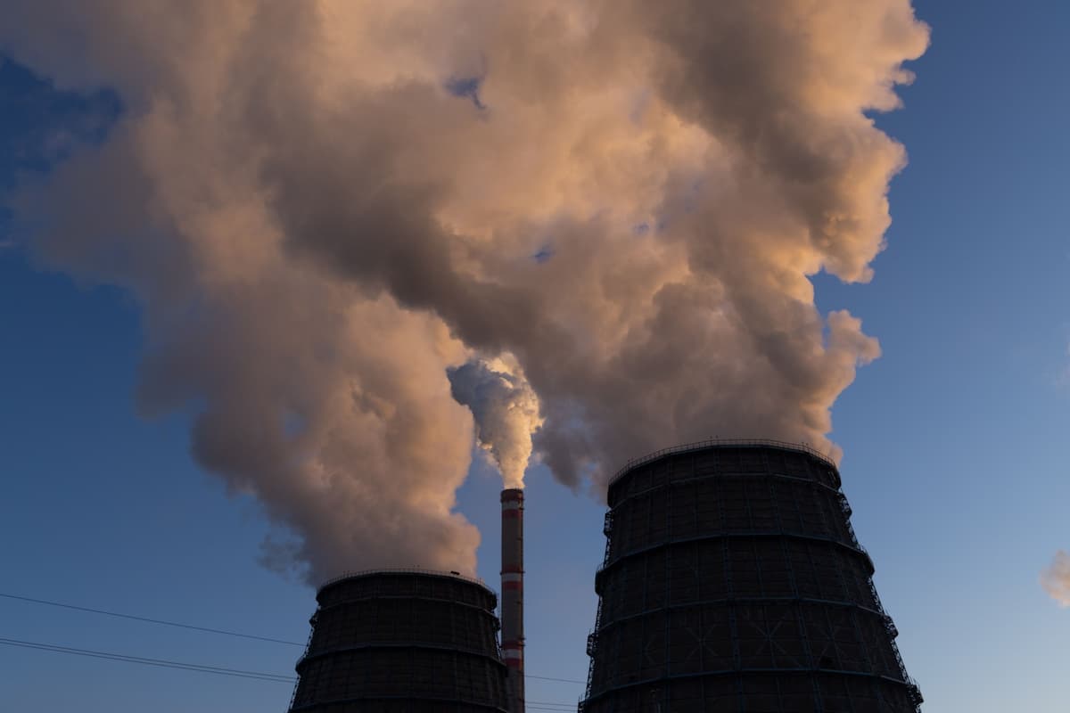 風力と太陽光の普及により発電によるCO2排出量はすでにピークに達した可能性