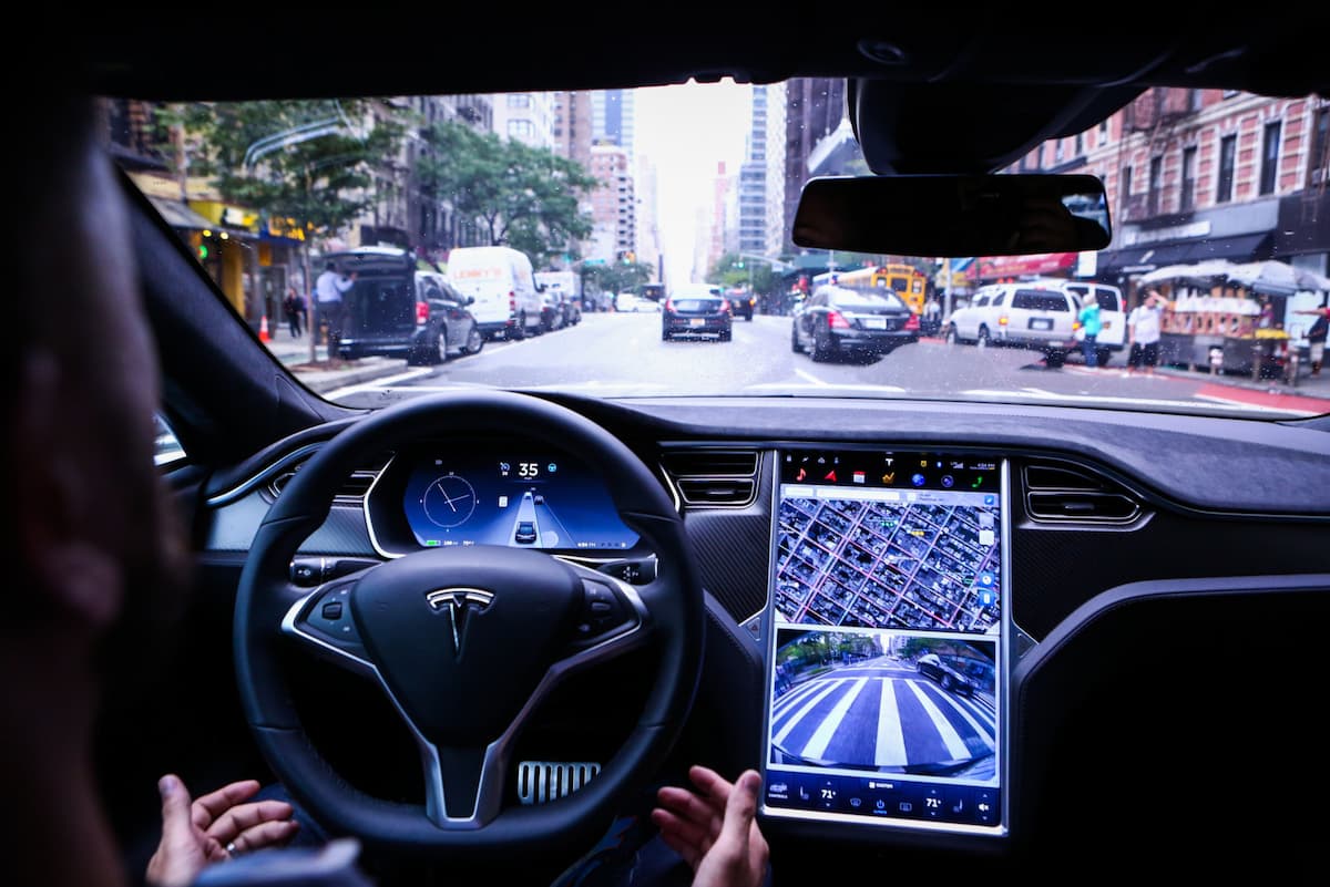 マスク、テスラの利益を丸々自律走行車に賭けると発言