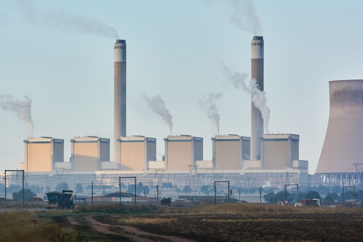 中国は石炭発電を増やせば増やすほど債務危機のリスクが大きくなる：David Fickling ［ブルームバーグ・オピニオン］