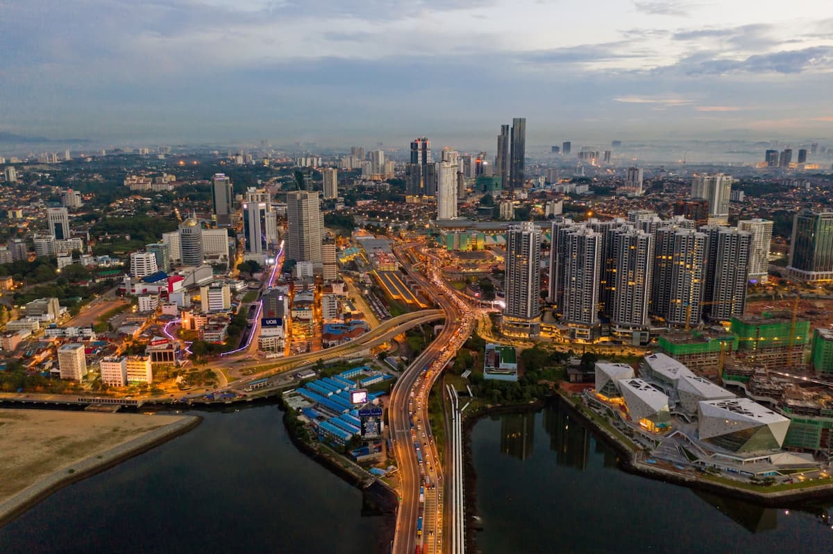シンガポールの活況は対岸のマレーシア・ジョホール州にも波及： Daniel Moss［ブルームバーグ・オピニオン］