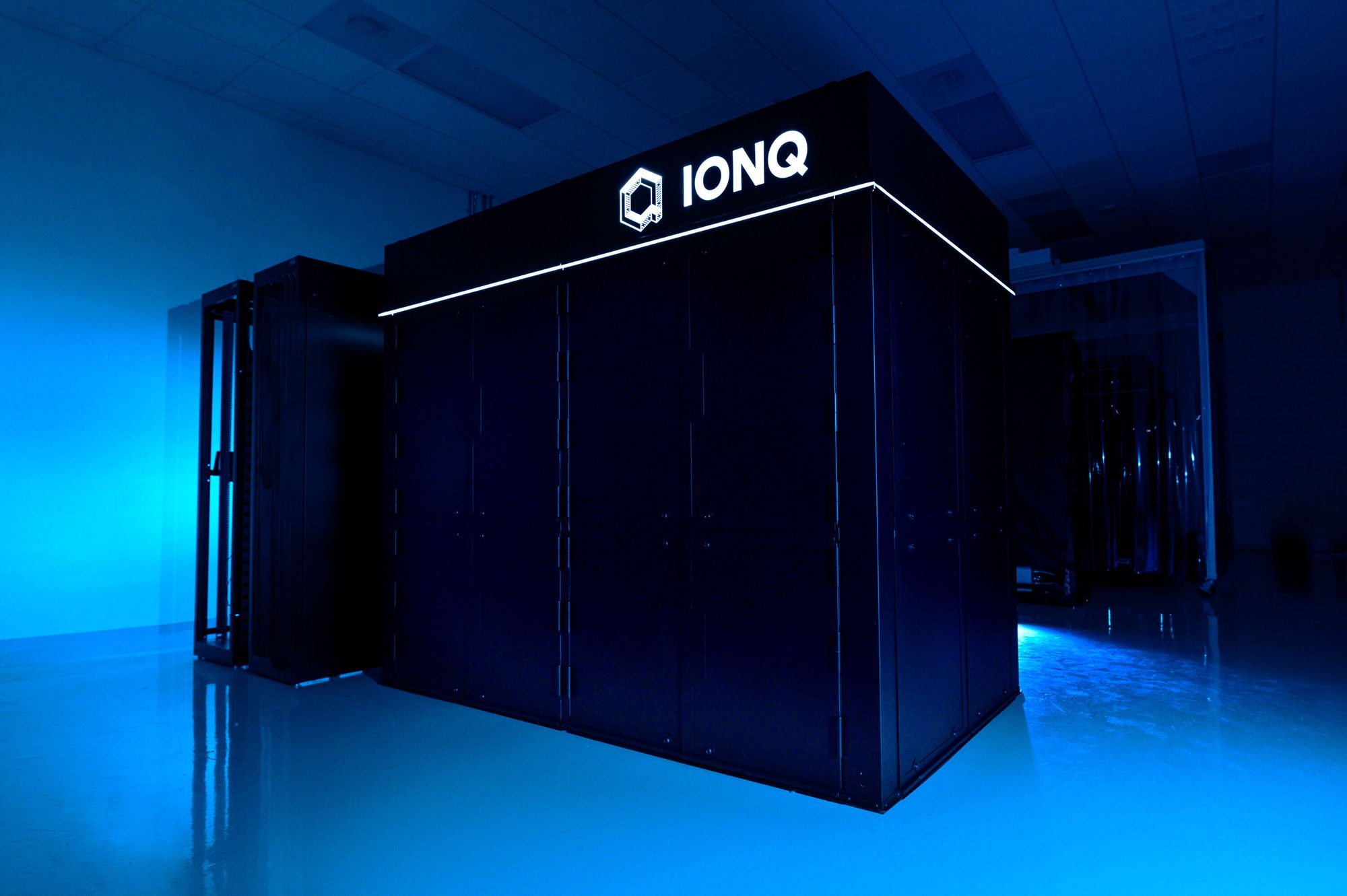 量子コンピュータ企業の初上場、商業化の試金石
