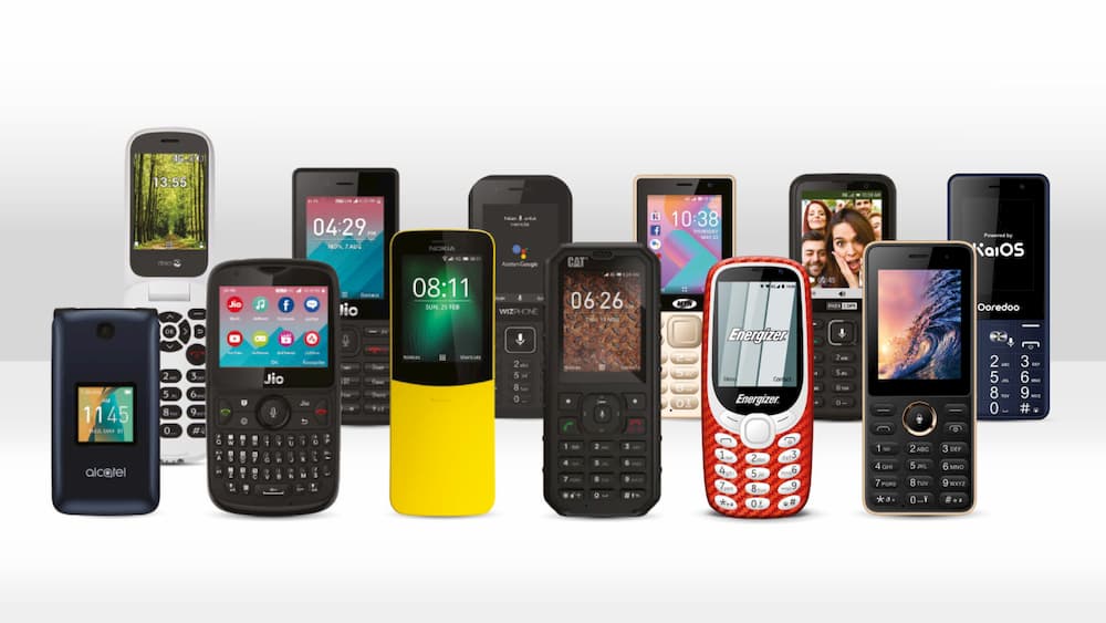 スマートフィーチャーフォン インドとアフリカで普及する最低機能の携帯電話