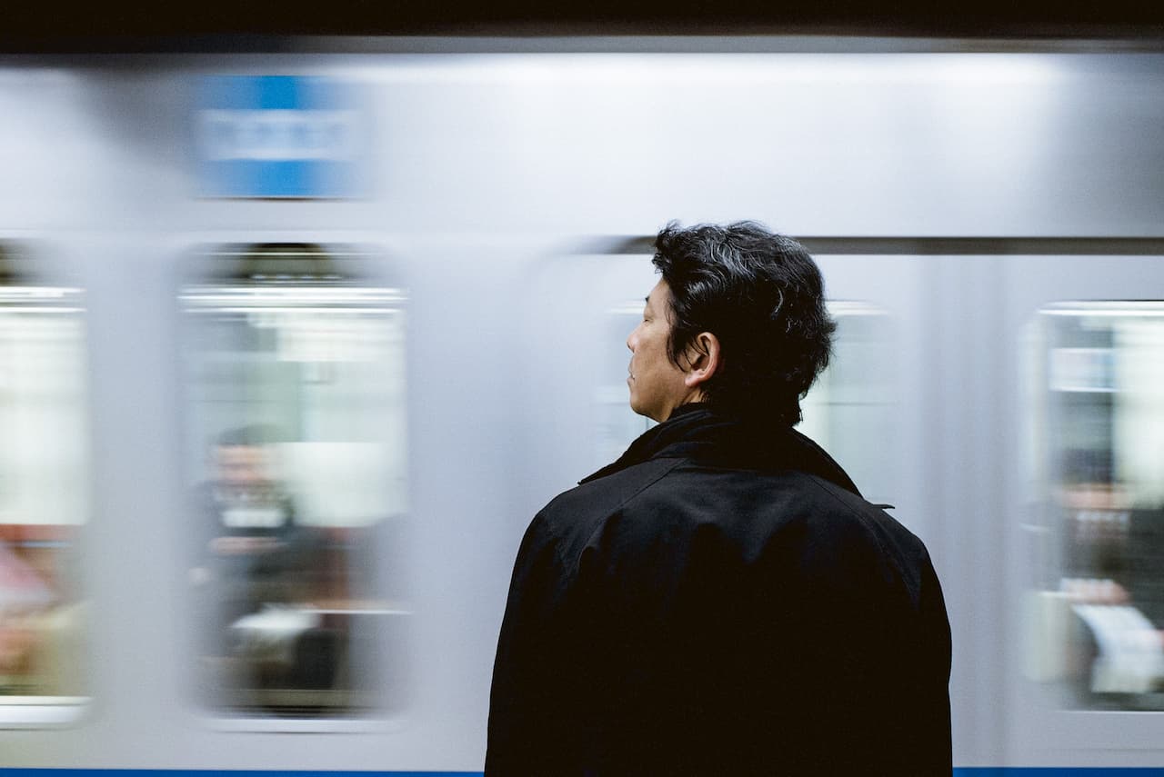 仕事の質の低迷 先進国から中等スキルの仕事が減っている