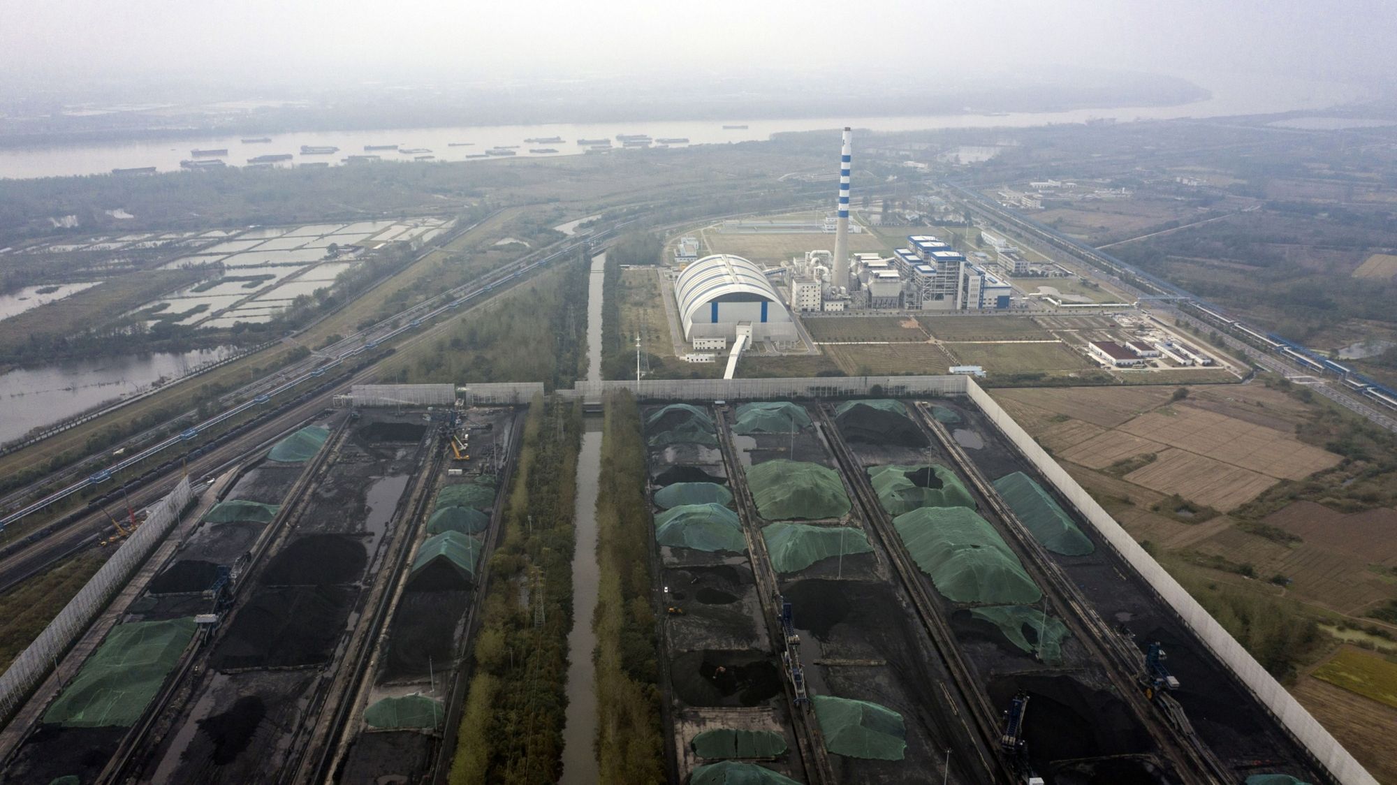 中国、ウクライナ情勢見据え石炭への賭金を再び増やす