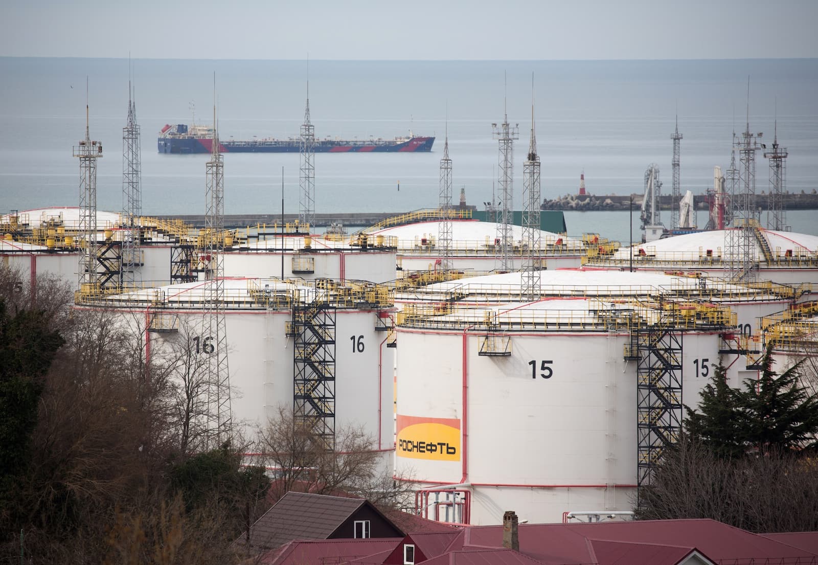 ロシア産原油の欧州への流入が静かに始まっている