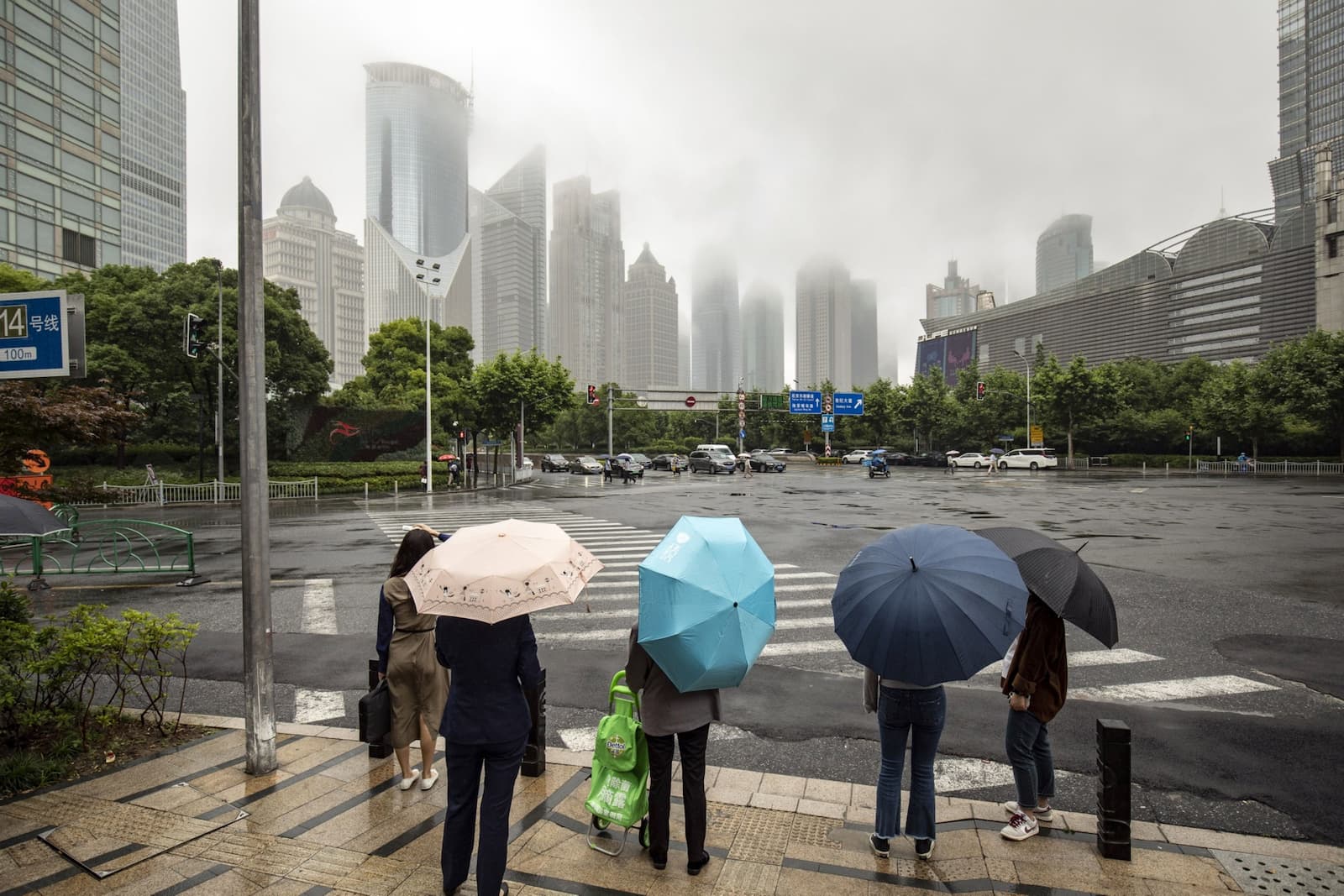 中国の予算圧縮は、負債の増加または低成長を意味する