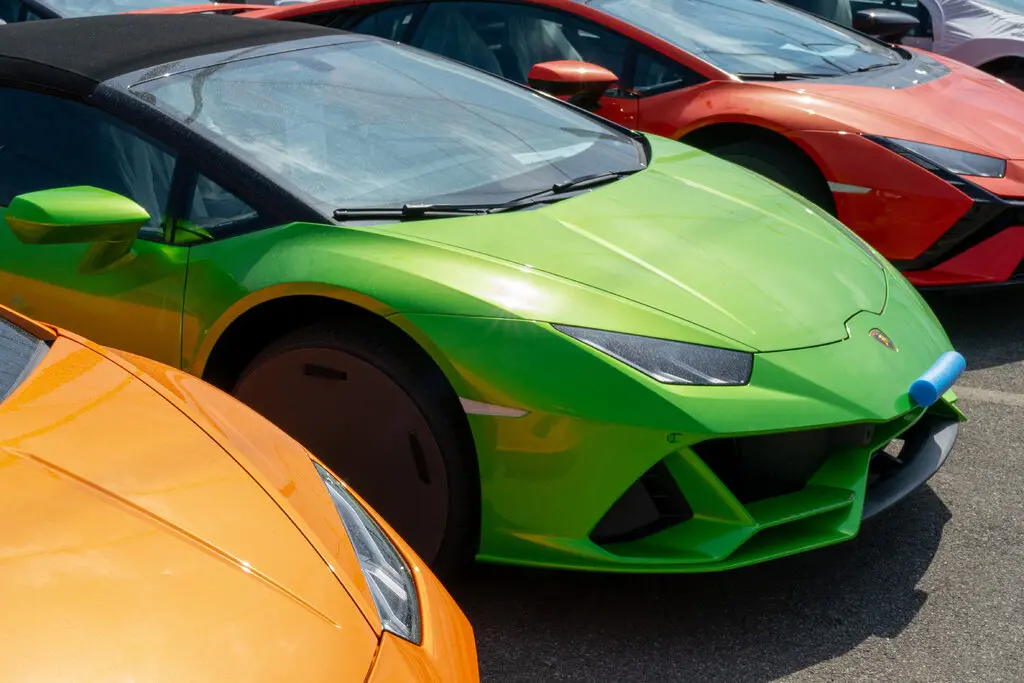 イタリアのスーパーカーによるEVへの挑戦