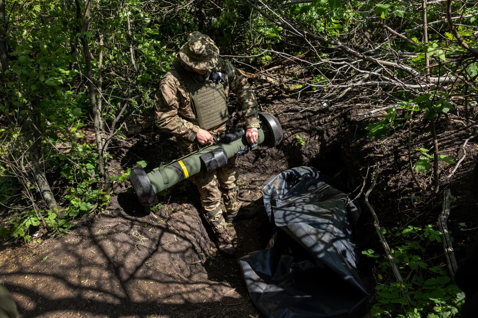 ロシアはウクライナに対抗する武器を求めて世界中を駆け巡っている