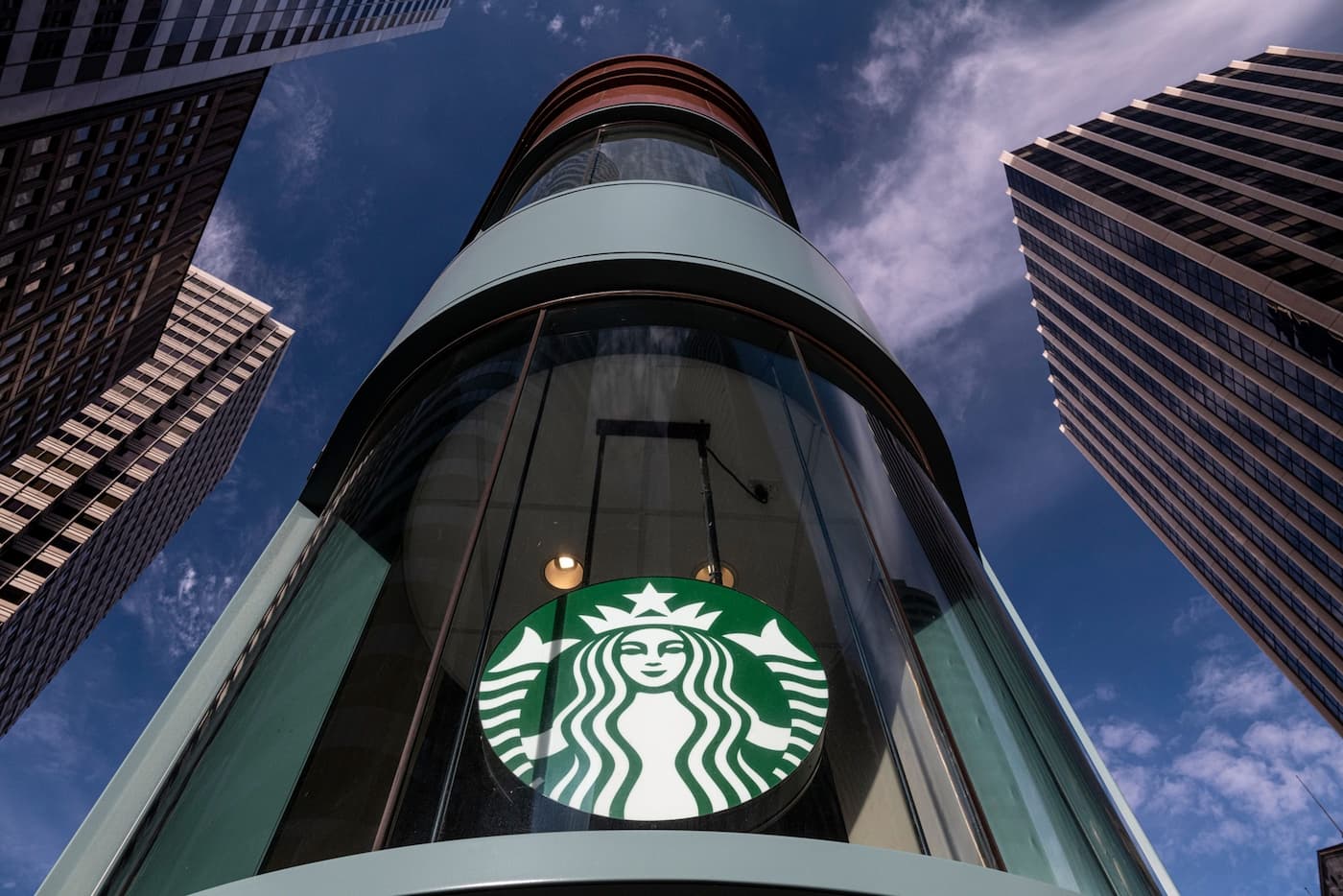 スターバックス、労組員以外の従業員に財形貯蓄と融資の特典を提供