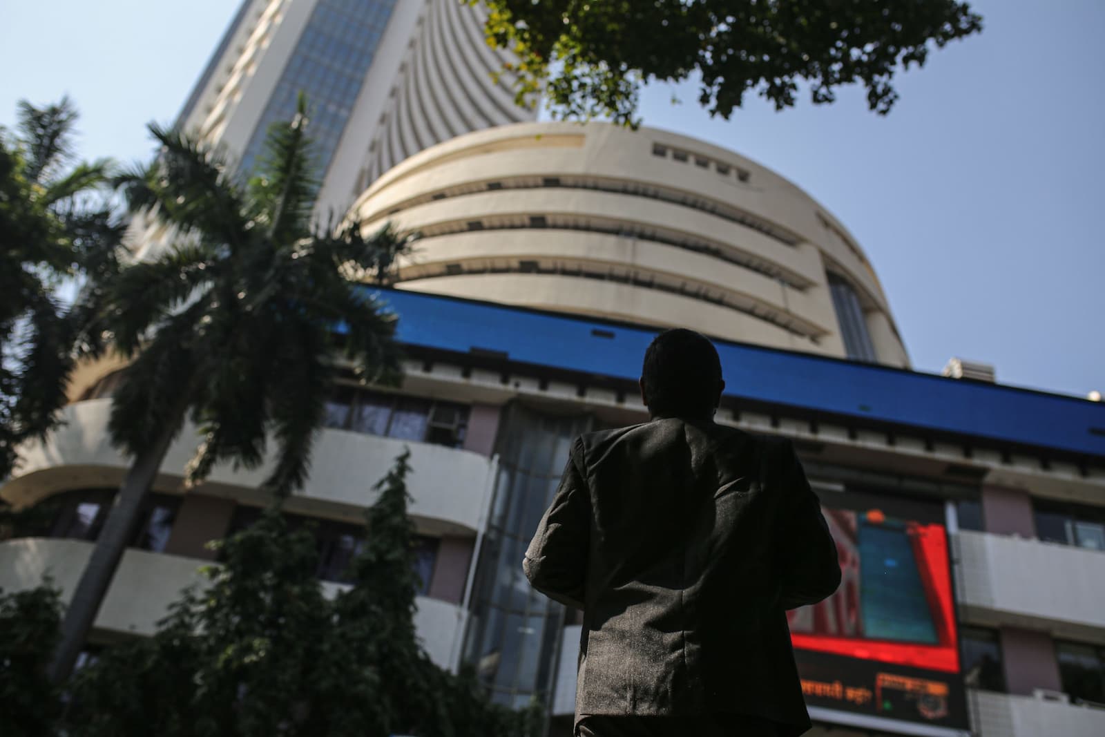 中国株の5兆ドル規模の急落でインド株の相対的地位が急騰