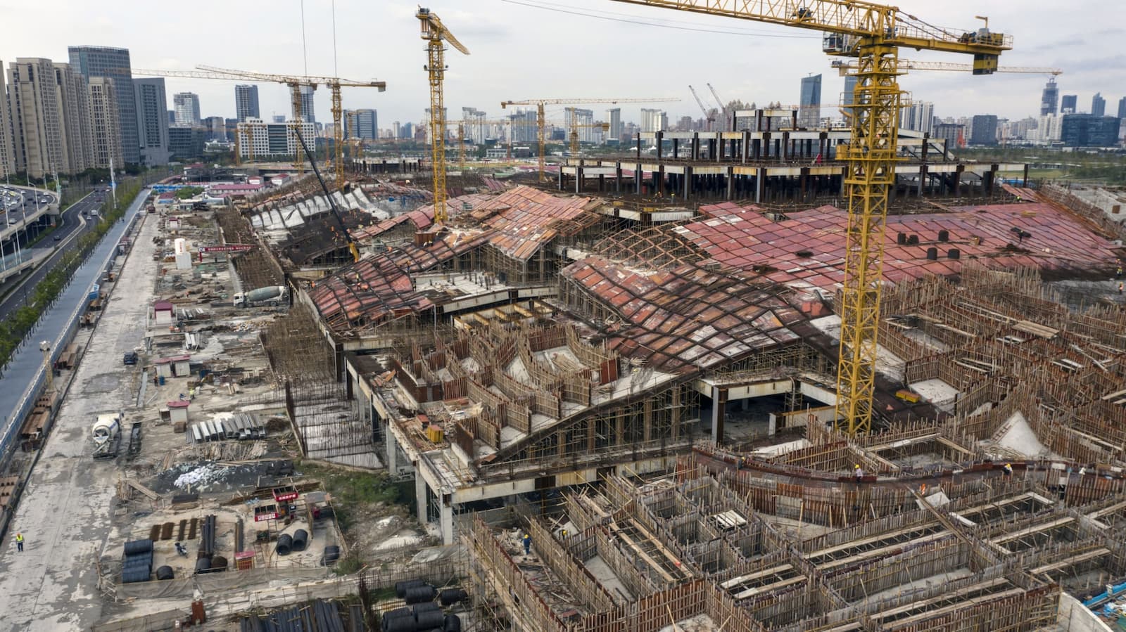 中国不動産の負債問題が深刻化、中堅デベロッパーがデフォルト危機