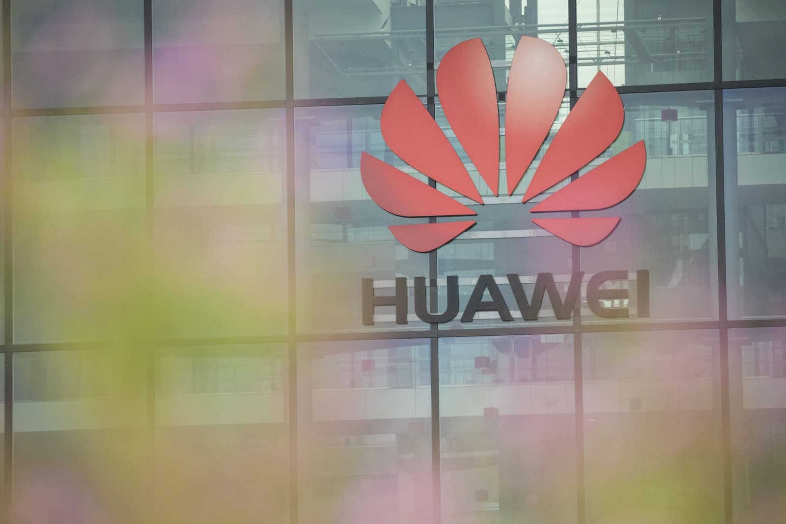中国のスパイが米司法省のファーウェイ捜査の情報を盗もうとしたと米国が主張