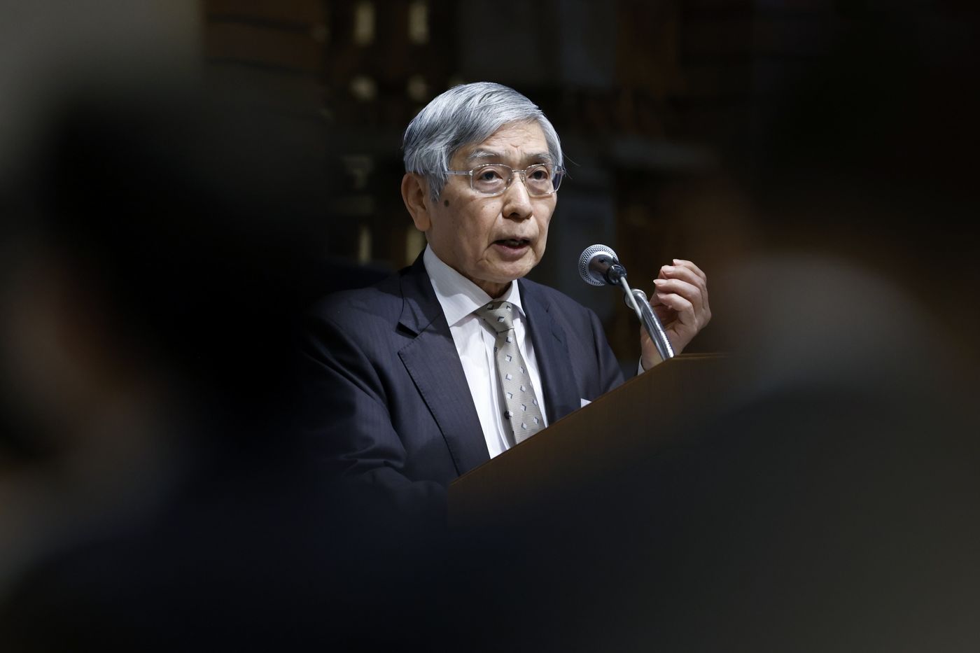 日銀にチャンス到来との声、金融緩和修正-円安反転で動きやすく