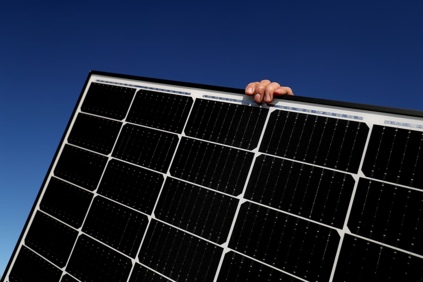 バイデン政権、屋上太陽光発電の補助金数十億ドルを確保