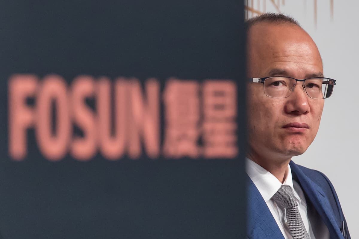 かつて「中国のウォーレン・バフェット」と呼ばれた大物経営者、数十億ドルの資産を売却して生き残りに賭ける