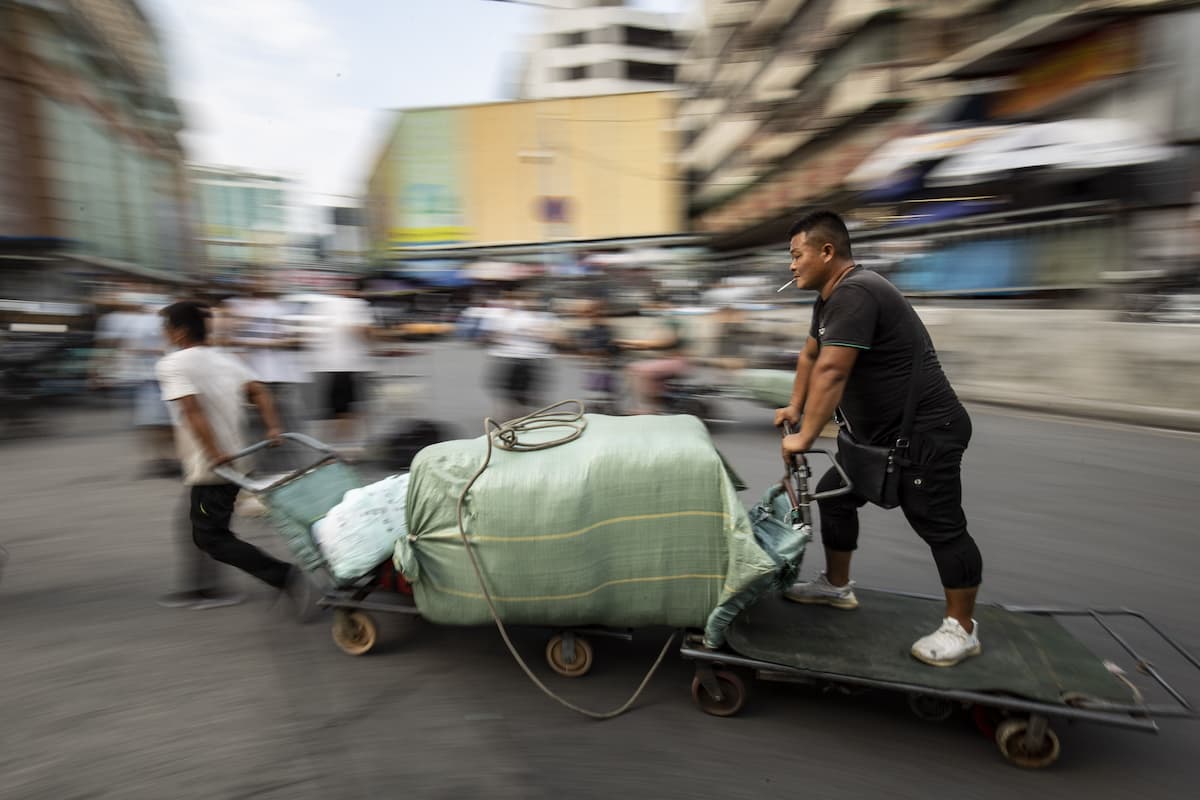 中国の景気回復の衰え、景気刺激策を求める声に拍車がかかる