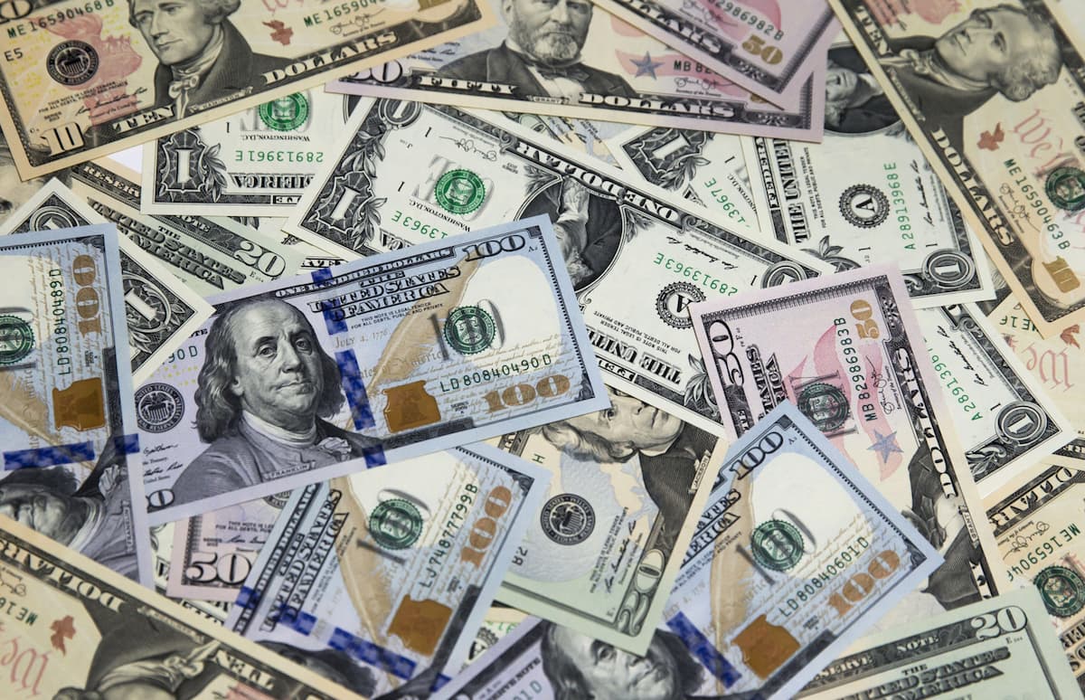 米国人、富裕層になるには3億円必要と回答