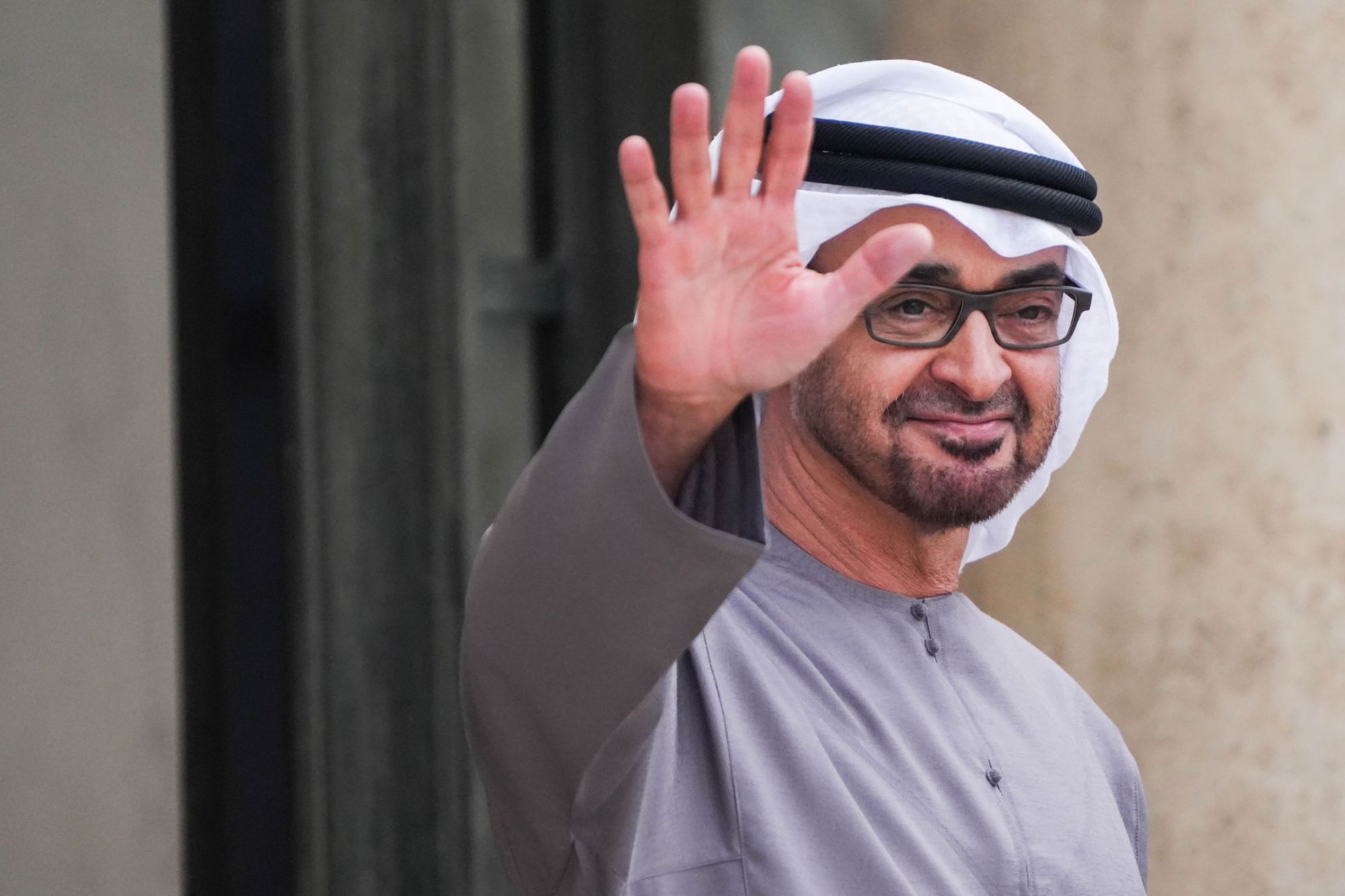 UAEが生成AI競争で台頭:米大手と互角の戦い