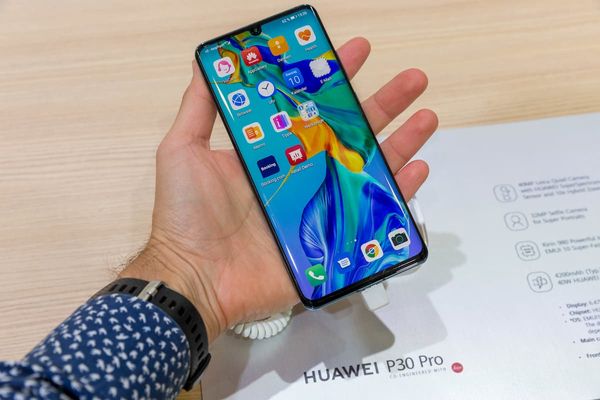 米国の制裁でHuaweiのスマホ出荷台数が急落