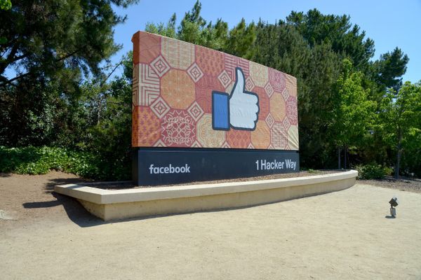 「Facebookは売上を優先し誤情報とヘイト拡散を見逃した」と内部告発