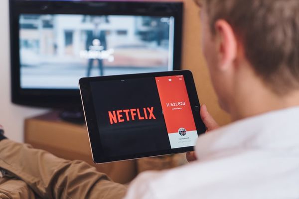 NetflixがMicrosoftに広告技術をアウトソースした理由