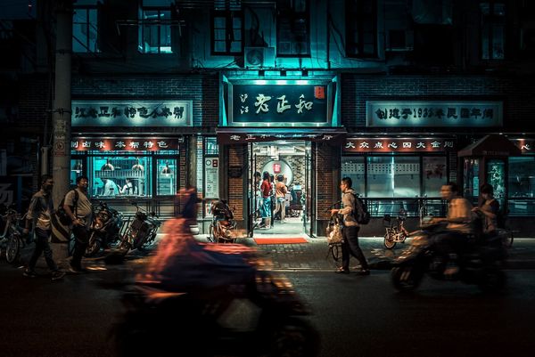 上海、感染拡大で再封鎖の恐れに怒りが渦巻く