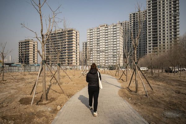中国の大都市の住宅所有者が現金化を急ぐ：不動産神話の崩壊［ブルームバーグ］
