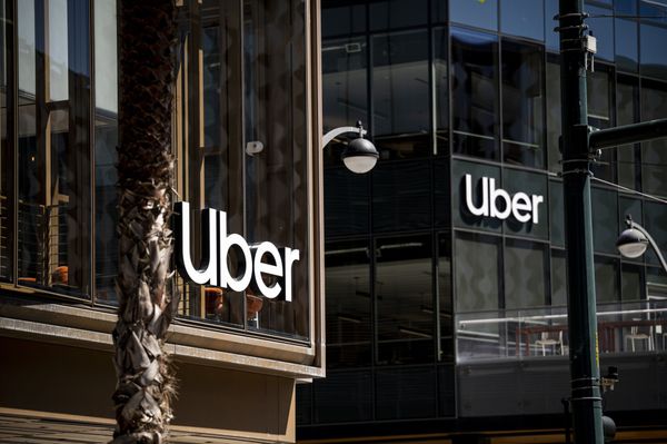 Uber、4.5兆円損失後に待望の黒字化もロボタクシーの「捕食」が迫る