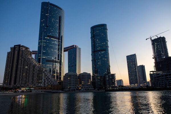 湾岸諸国の1.5兆ドル帝国、金融関係者や億万長者を引き寄せる［ブルームバーグ］